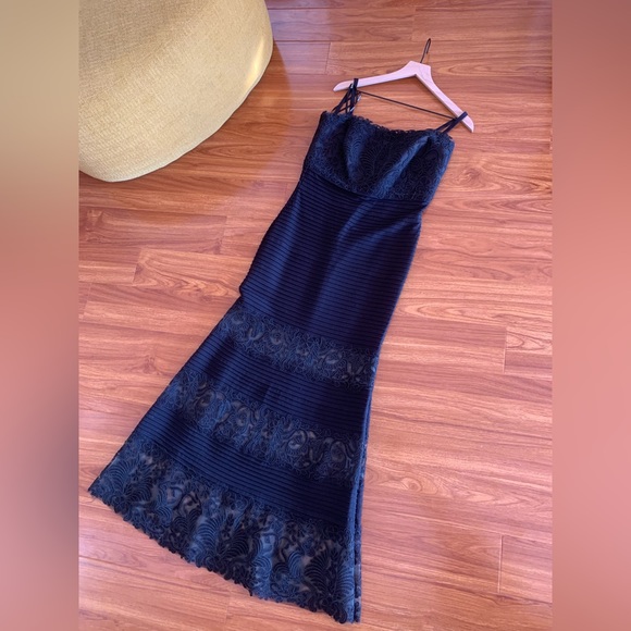 Tadashi Shoji Evening Dress Size Small - Picture 3 of 16